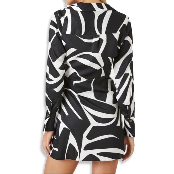 Forever 21 Abstract Print Wrap Mini Dress | Collared LongSleeve size S - Picture 3 of 3